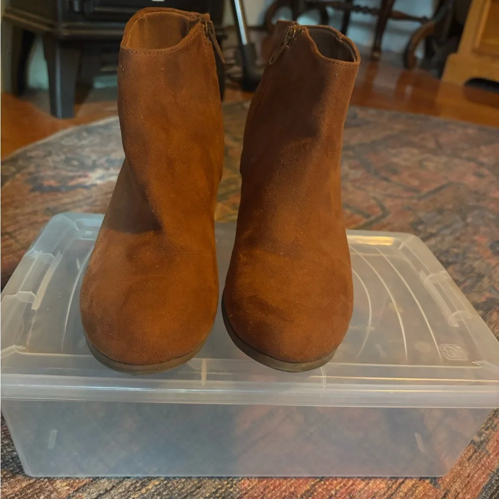 Old Navy Camel Heeled Ankle Boots Size 7 - Picture 4 of 9